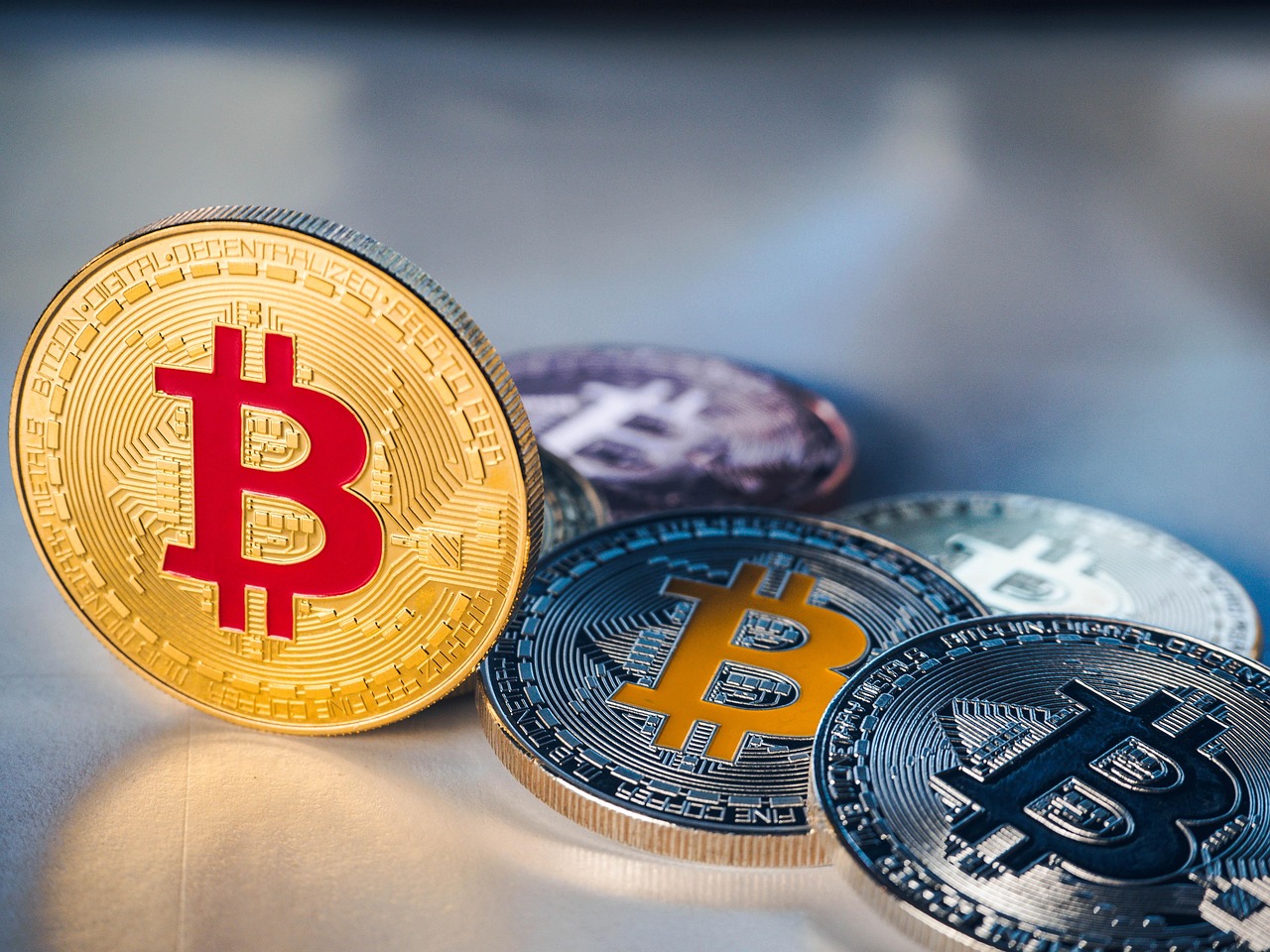 余弦：Hyperliquid上50倍杠杆巨鲸再以452万USDC做多ETH！爆仓价1391美元